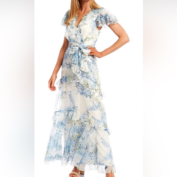 Alex Marie Dresses & Skirts - Beautiful dress